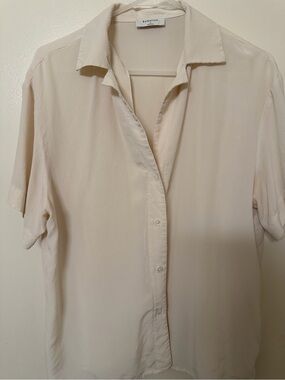 Babaton Women’s  Short Sleeve Button-Down Shirt in Soft Cream